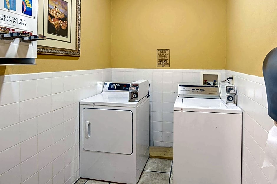 Econo Lodge Lubbock I-27