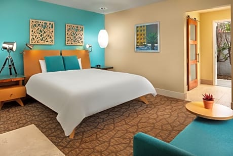 Deluxe King Room