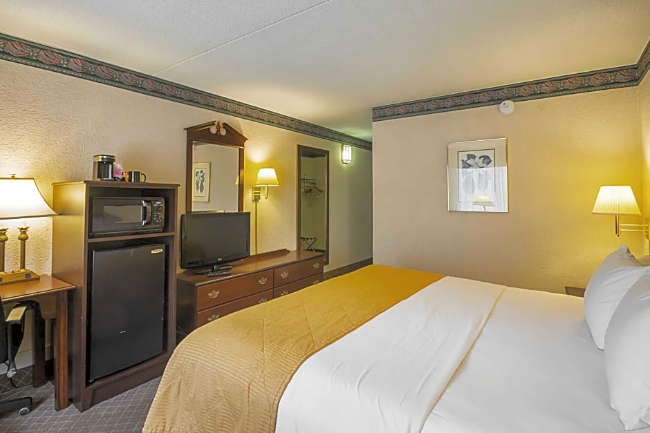 Clarion Inn Fairmont