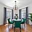 Beverly Hills Stylish & Central 1 BR Apt + Parking