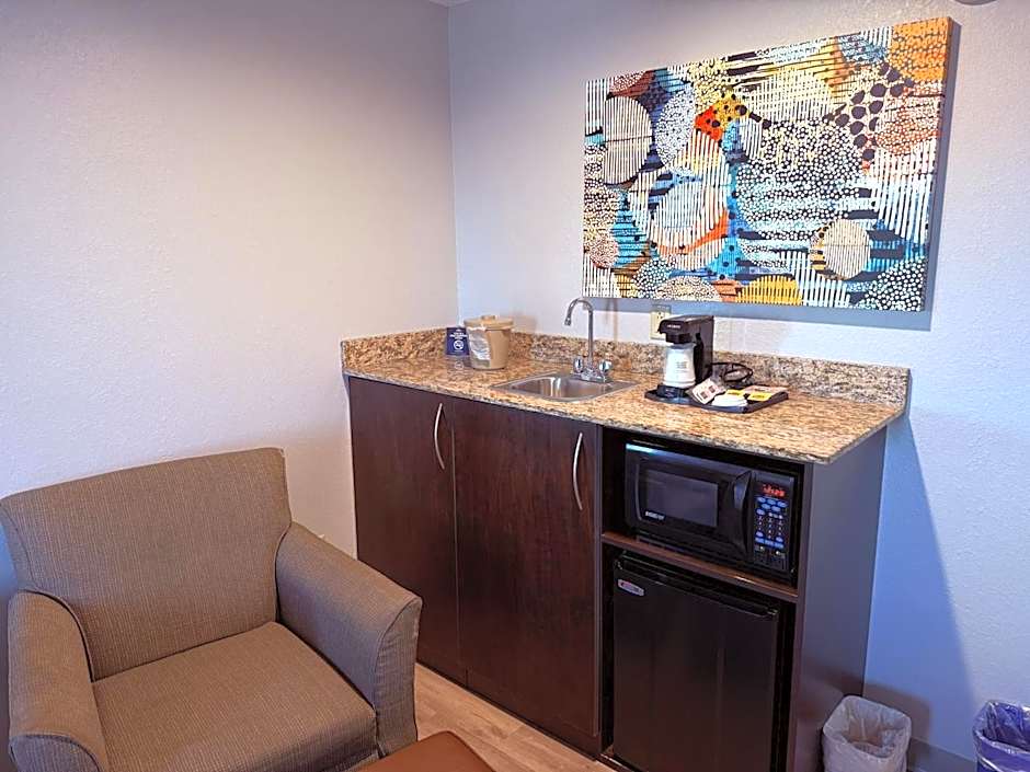 Microtel Inn & Suites - Triadelphia