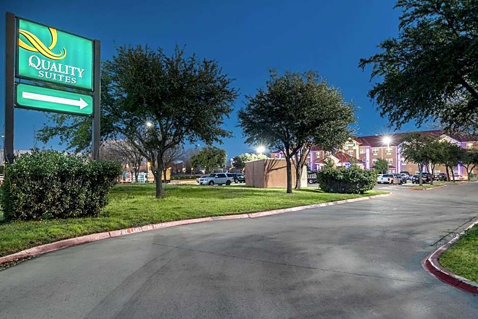 Quality Suites Addison-Dallas