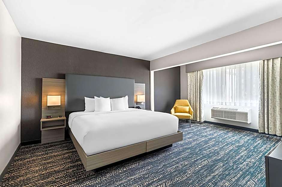 The Hourglass Hotel, Ascend Hotel Collection