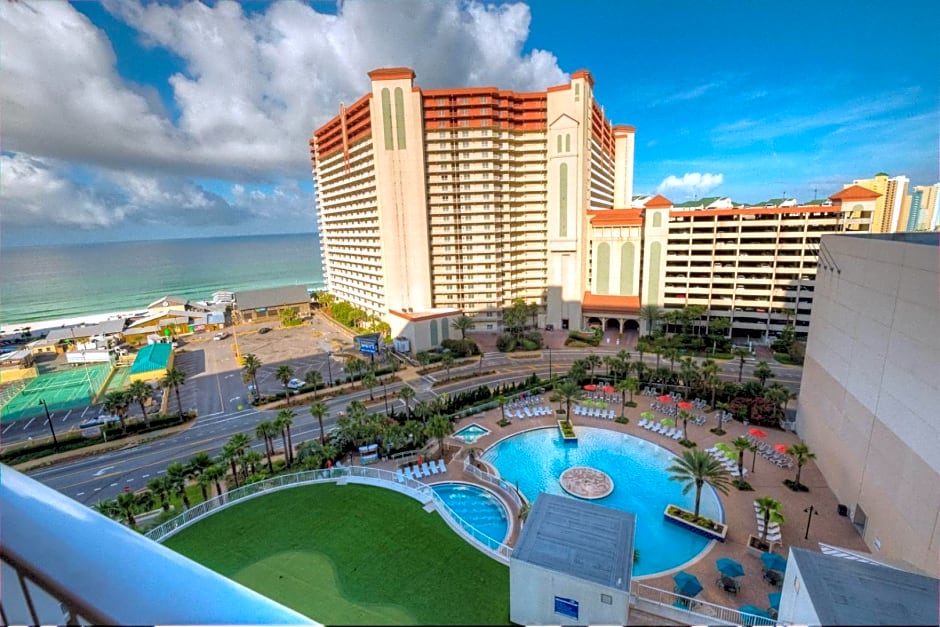 Laketown Wharf 1035 By Aneliya