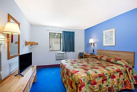 King Room - Mobility Access/Non-Smoking
