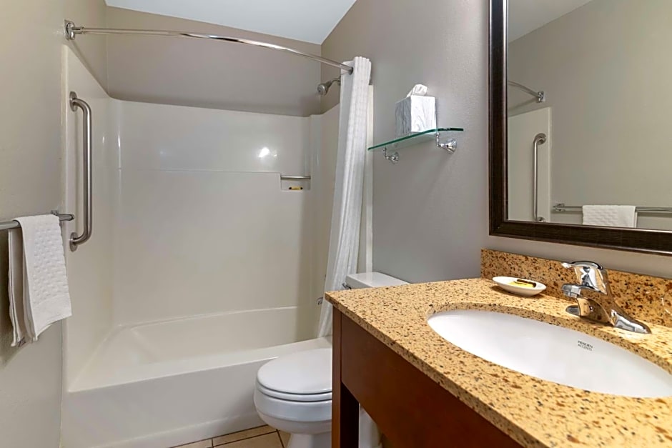 Best Western Plus Windjammer Inn & Conference Center