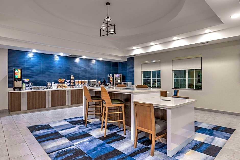 La Quinta Inn & Suites by Wyndham Allen At The Village