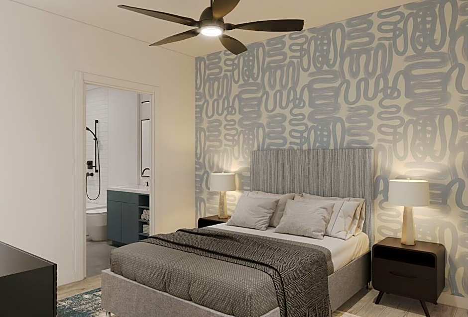 Rambler | Penthouse Suite, Balcony, Mins to AT&T