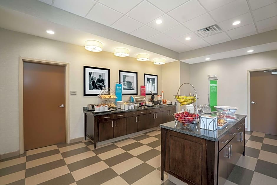 Hampton Inn By Hilton Marion