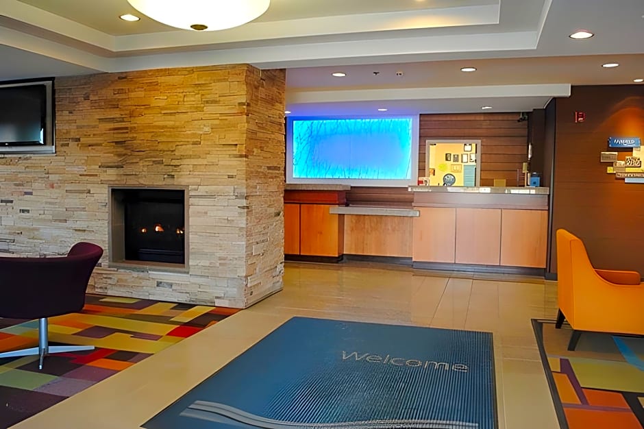 Holiday Inn Express & Suites INDIANAPOLIS NE - NOBLESVILLE