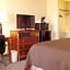 Trade Winds Central Inn