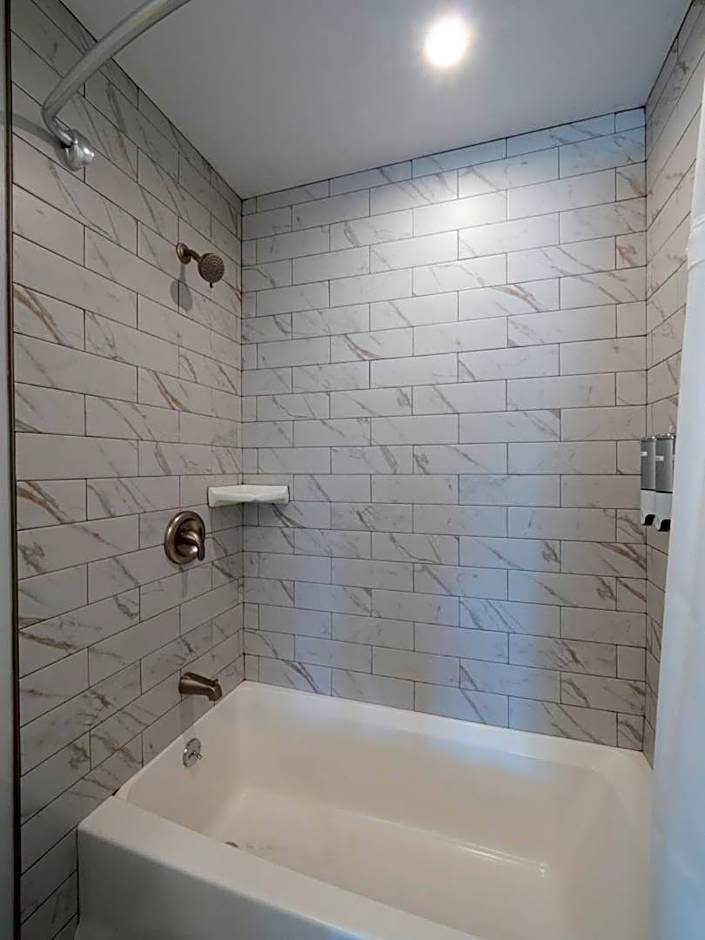 Long Beach Suites
