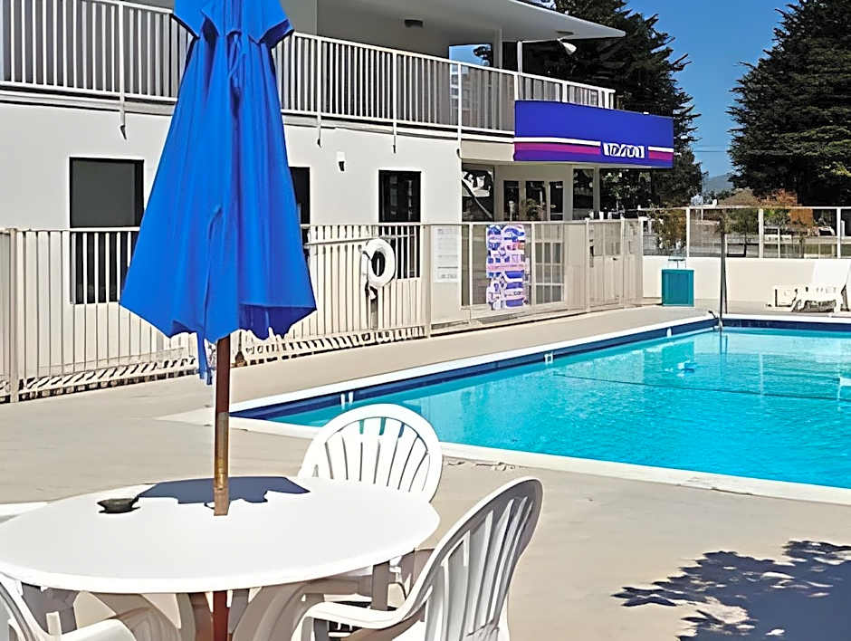 Motel 6-Normal, IL - Bloomington Area