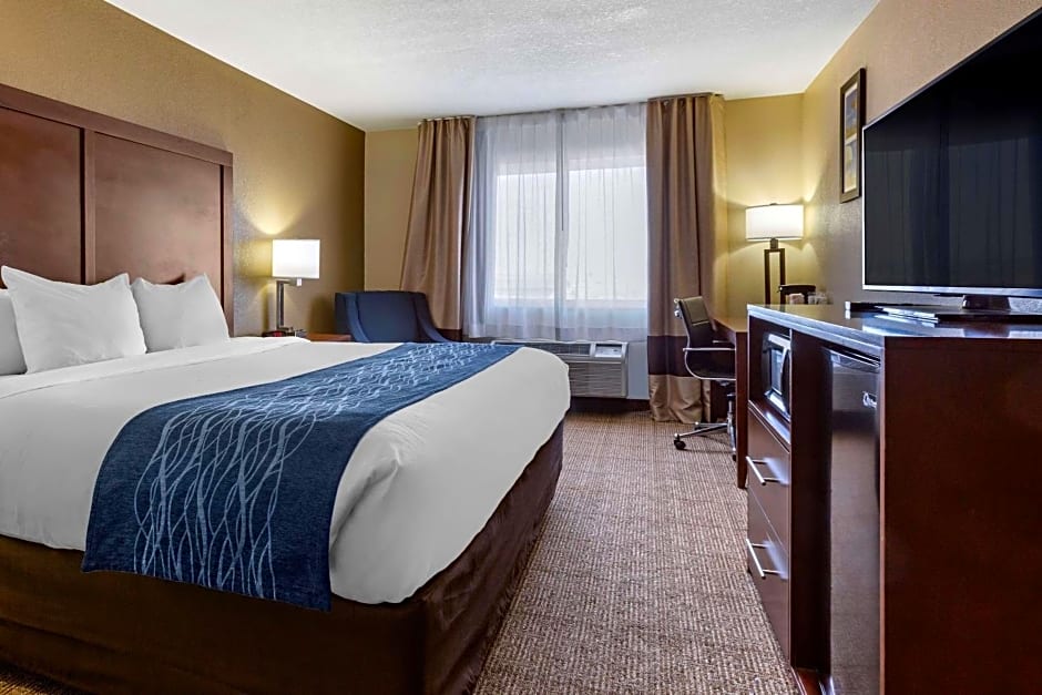 Comfort Inn & Suites Alameda at Albuquerque Balloon Fiesta Park