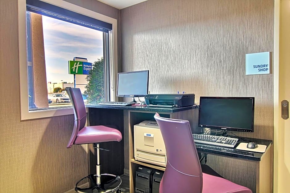 Holiday Inn Express Fargo - West Acres