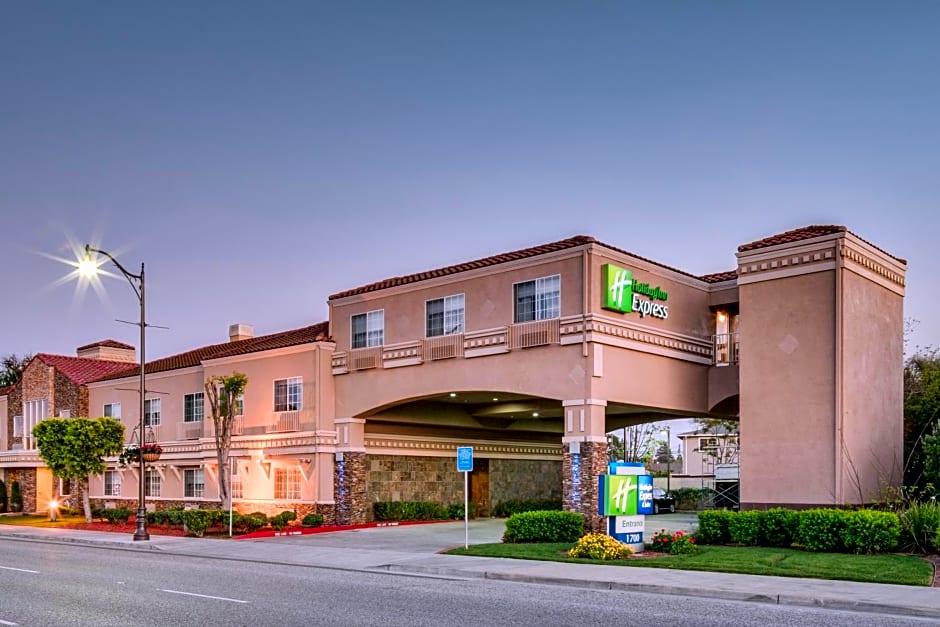 Holiday Inn Express Hotel & Suites Santa Clara