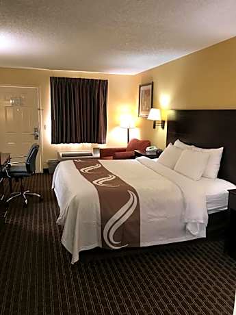 1 King Bed  No Smoking  Accessible Room
