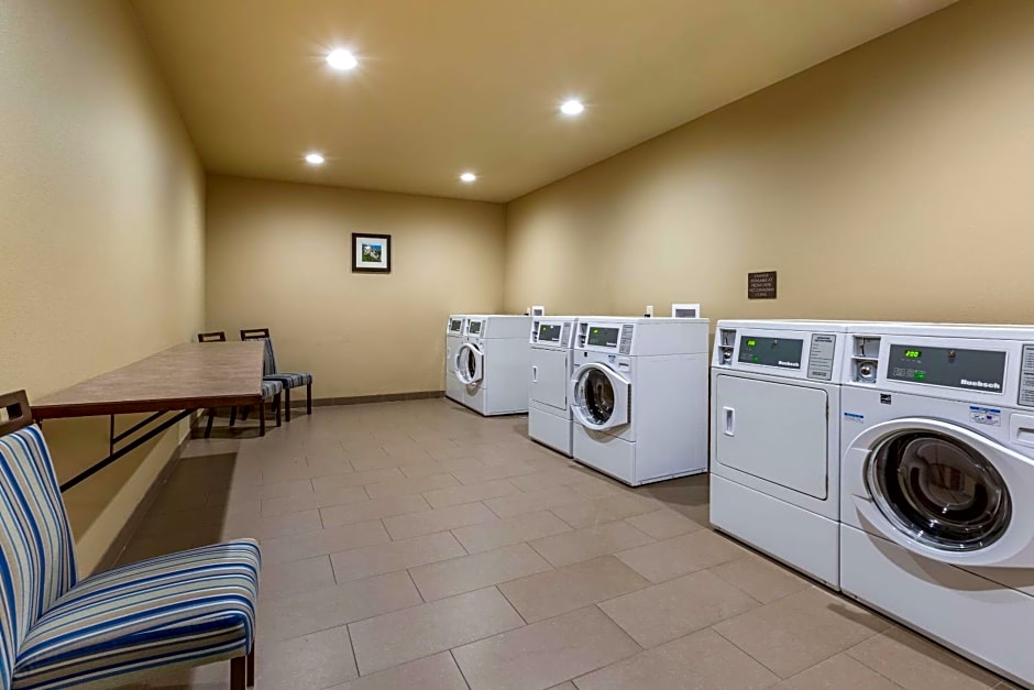 Comfort Inn & Suites Near Mt. Rushmore