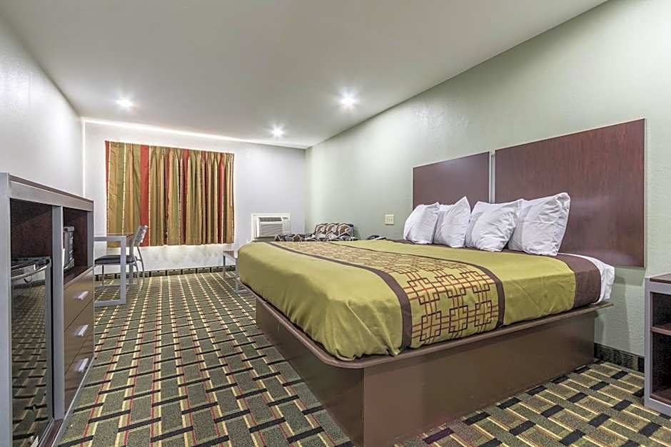 Scottish Inn and Suites Tomball