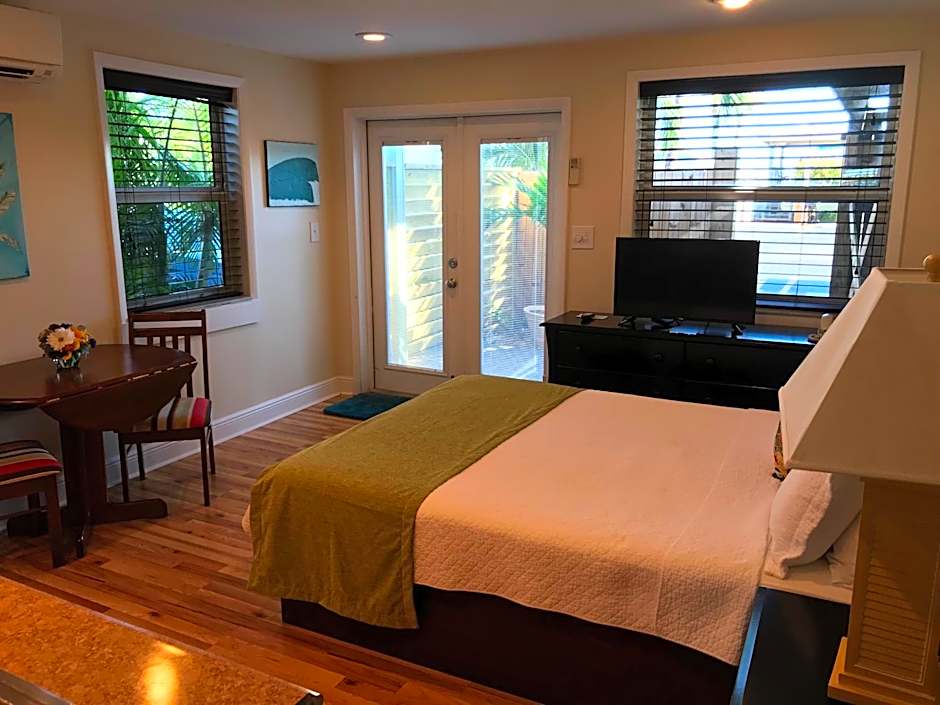 Harborside Motel & Marina