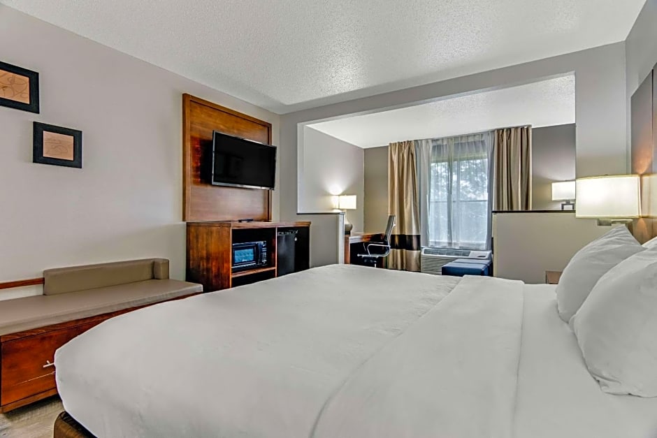 Comfort Suites Lansing