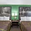 Executive East Syracuse Hotel