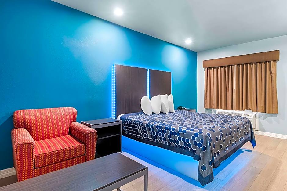 Econo Lodge Inn & Suites