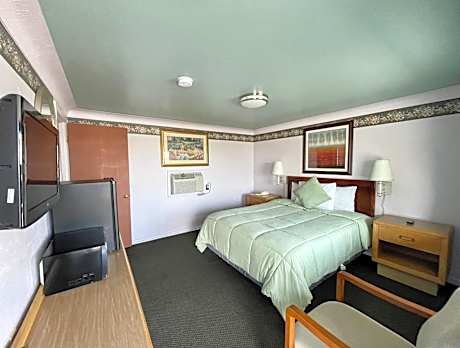 Standard Queen Room - Non-Smoking
