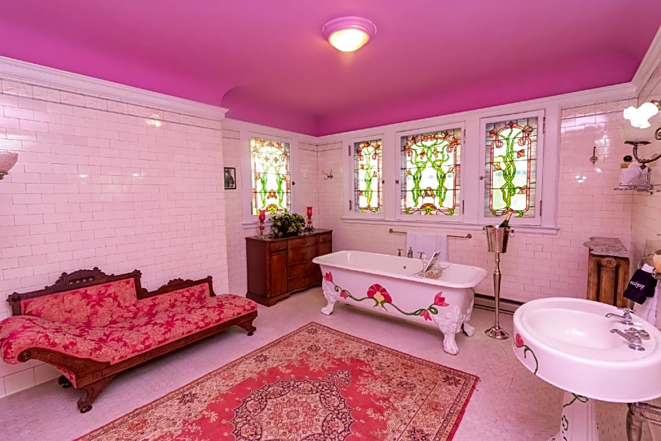 Saratoga Dreams Bed and Breakfast