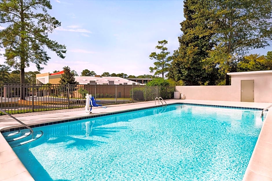 La Quinta Inn By Wyndham Columbia NE / Fort Jackson