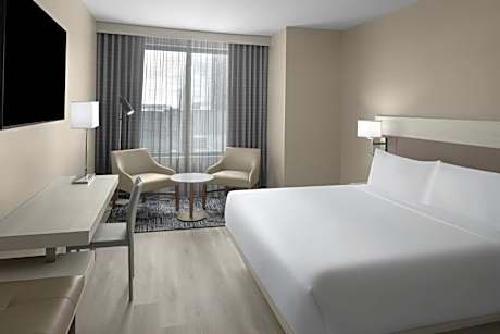 Corner King Room
