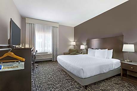 King Room with Bath Tub - Disability Access