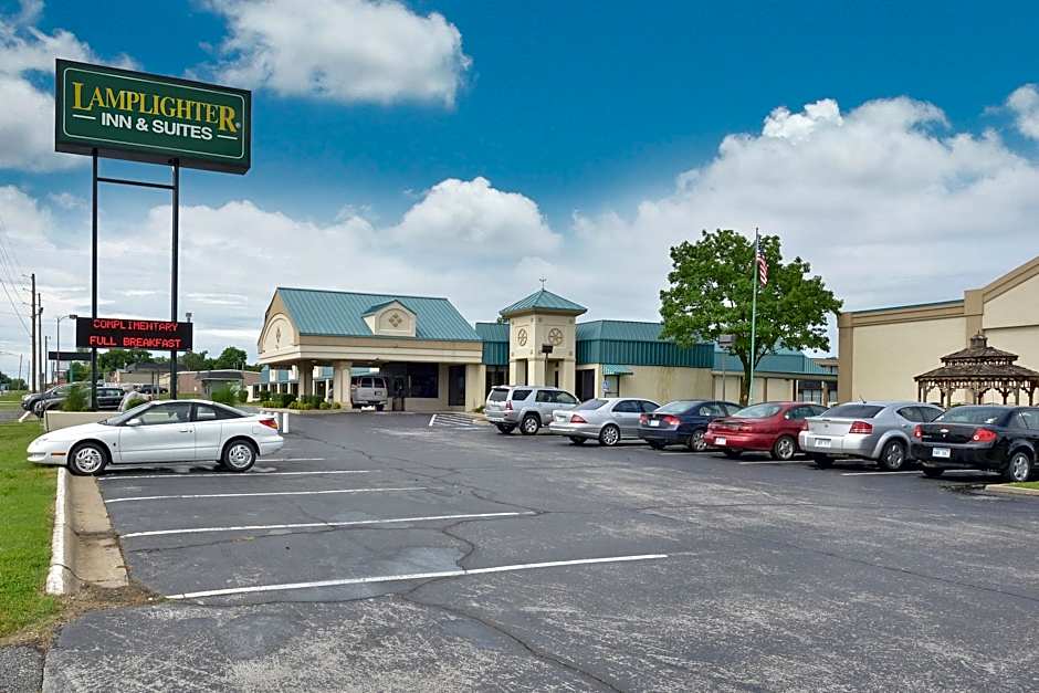 Lamplighter Inn and Suites