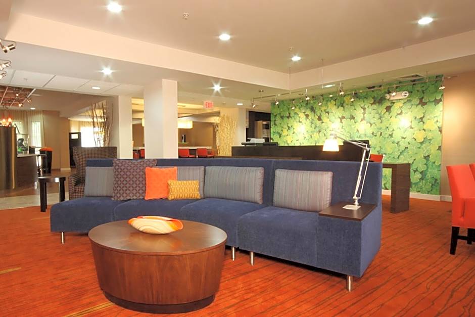 Courtyard by Marriott Chicago Bloomingdale