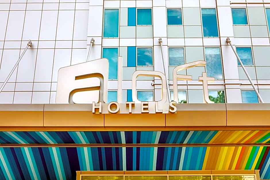 Aloft New York LaGuardia Airport