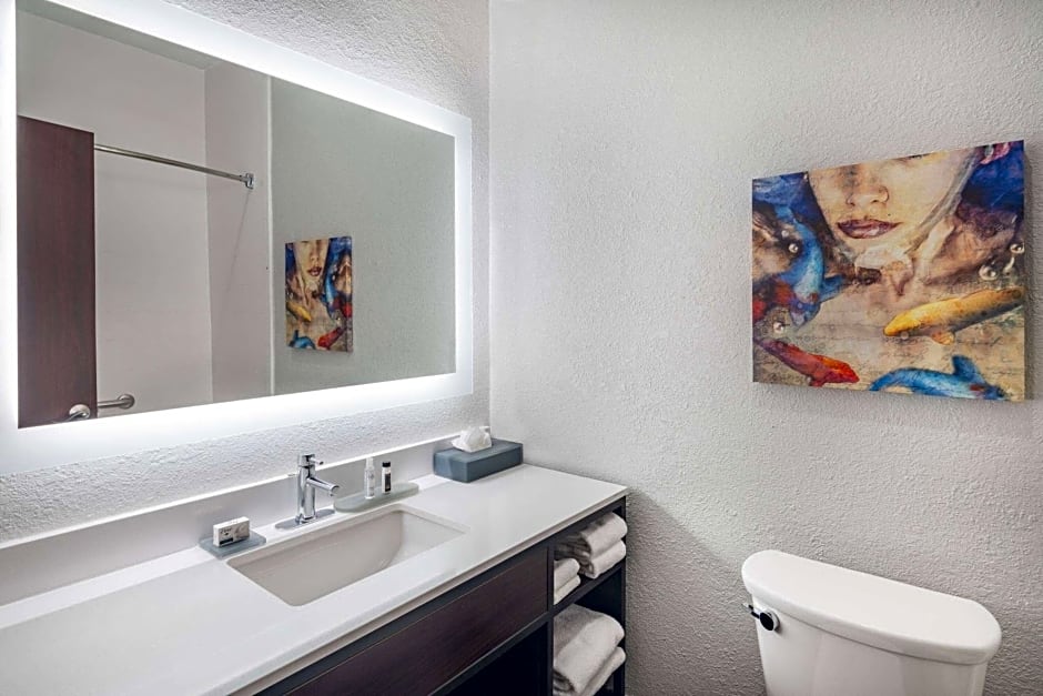 La Quinta Inn & Suites by Wyndham Evansville