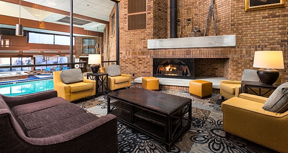 Best Western Plus Landmark Inn