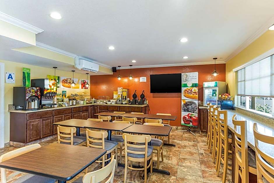 Quality Inn Escondido Downtown