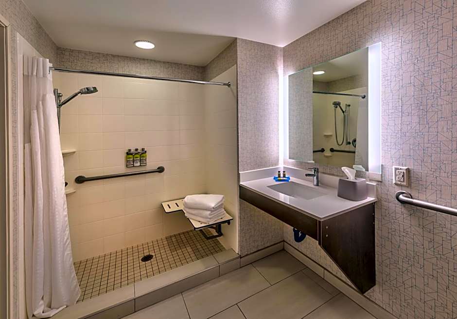 Holiday Inn Express Hotel & Suites Minden, an IHG Hotel