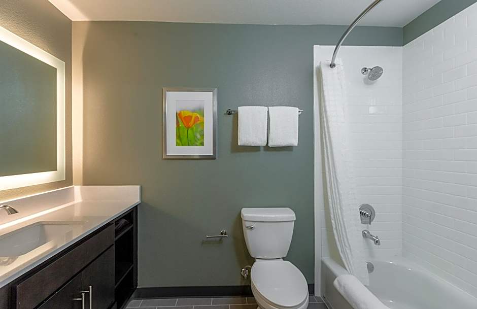 Candlewood Suites Ontario Convention Center
