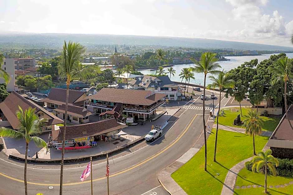 Courtyard by Marriott King Kamehameha's Kona Beach Hotel