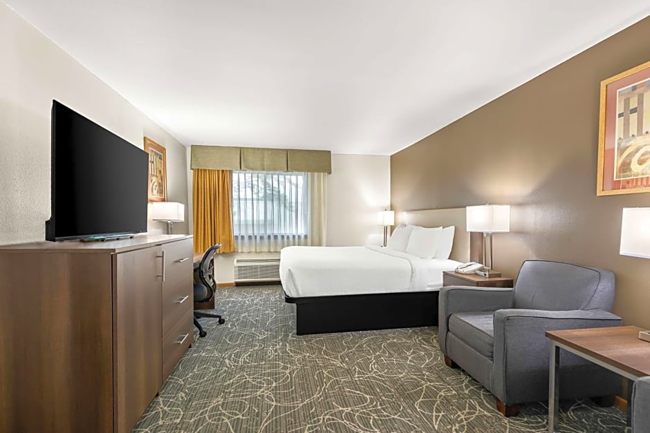 Best Western West Towne Suites