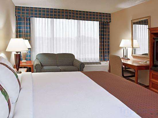 Four Points by Sheraton Cleveland Airport