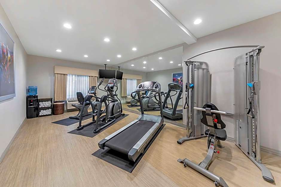 Best Western Plus Executive Inn
