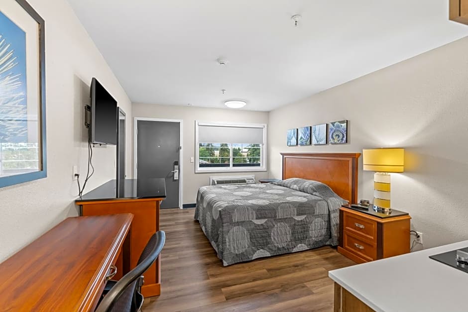 Basecamp Puyallup a Travelodge by Wyndham