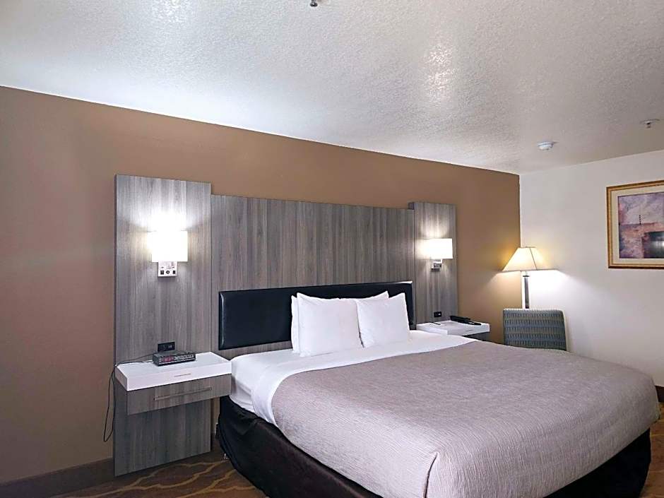 Quality Inn & Suites Longview Kelso