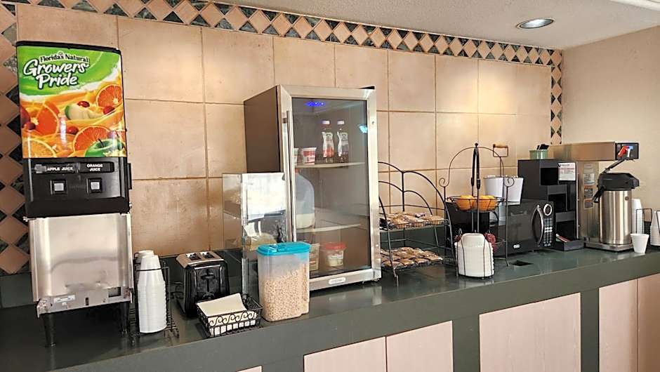 La Quinta Inn & Suites by Wyndham Clute Lake Jackson