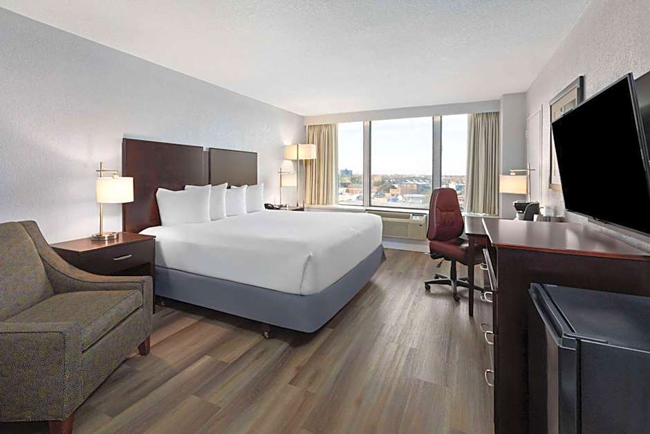 Wyndham Garden Norfolk Downtown