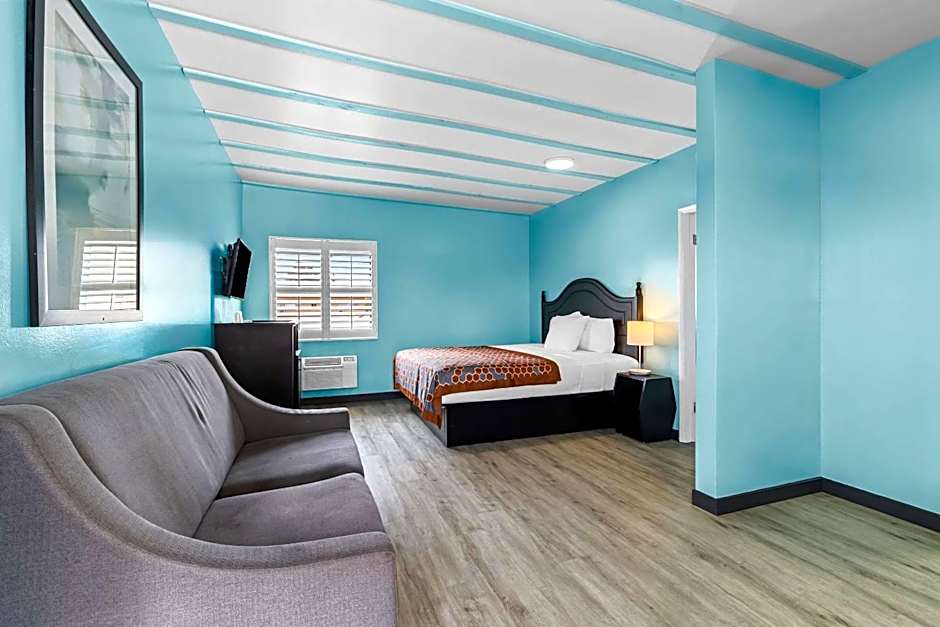 Rodeway Inn & Suites North Hollywood Burbank Airport - Universal Area