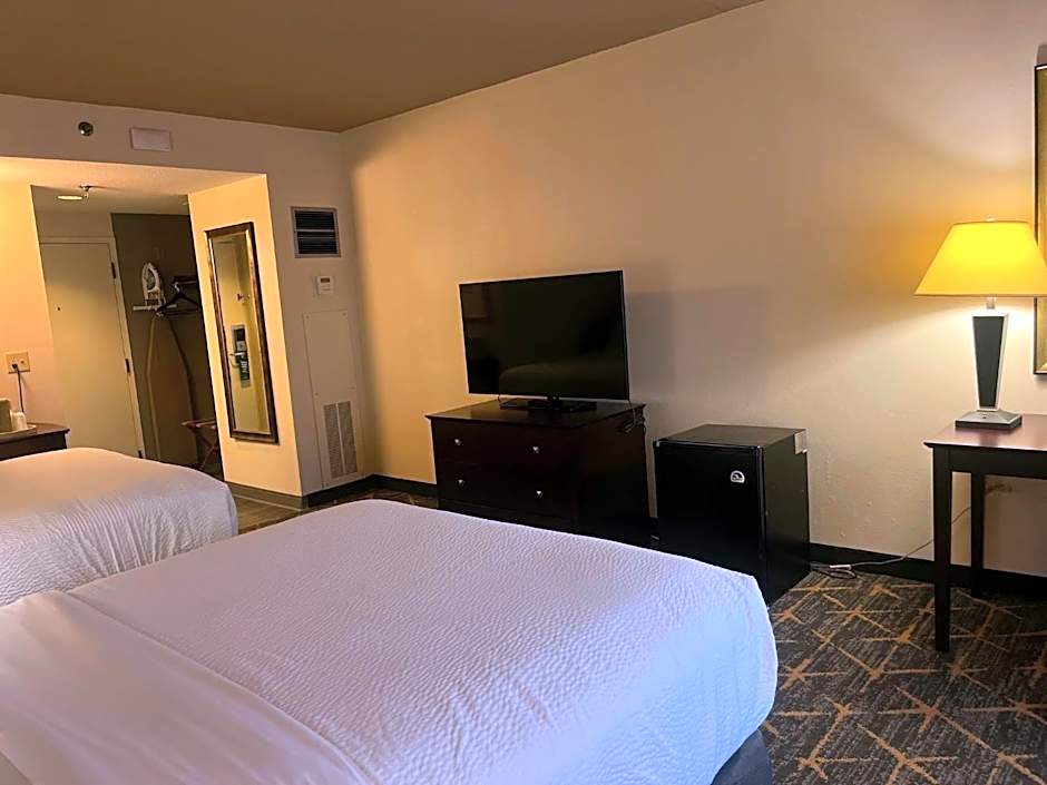 Holiday Inn & Suites Springfield-I-44, an IHG Hotel